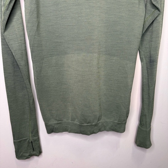 Lululemon Keep the Heat Thermal Long Sleeve Shirt Size Medium - Picture 9 of 13